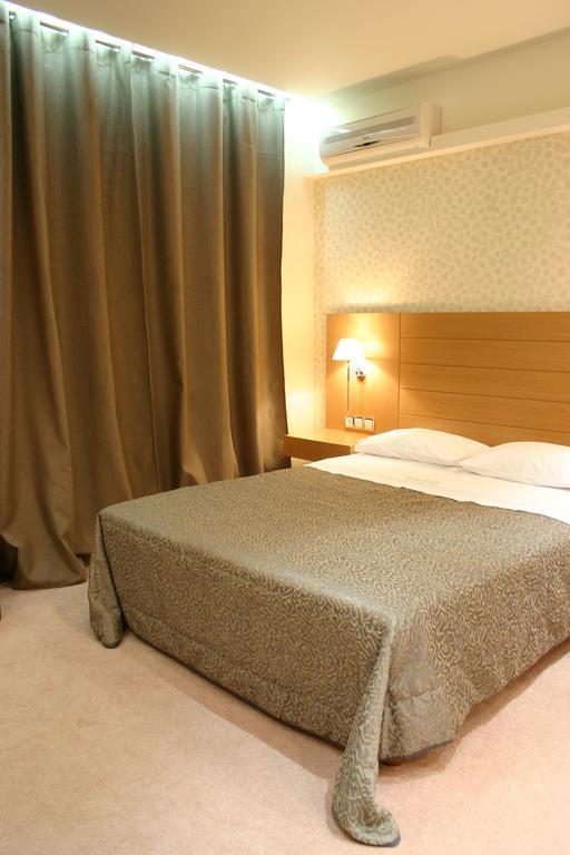 Deves Hotel Nafplio Room photo