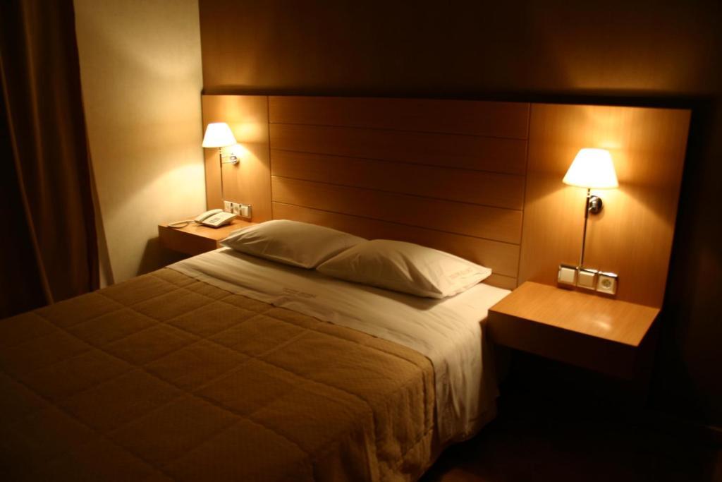 Deves Hotel Nafplio Room photo