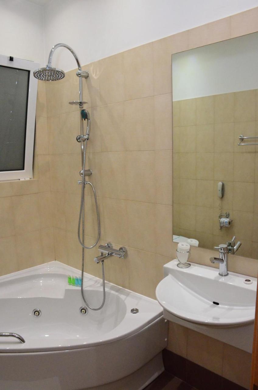 Deves Hotel Nafplio Exterior photo